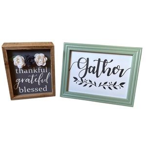 Set of 2 decor signs